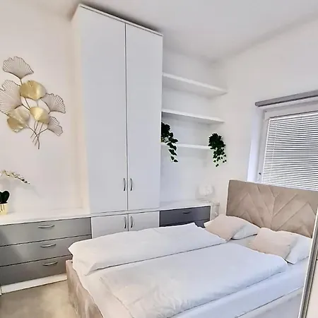 Central Lux With Free Parking Апартаменты
