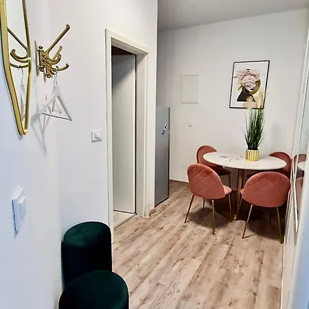 Apartment Lux With Free Parking